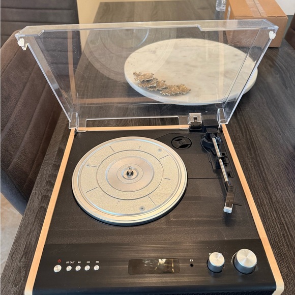 Black record player - Picture 4 of 5